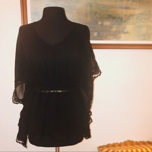 F21 Beautiful Black lace top Size M 🦋